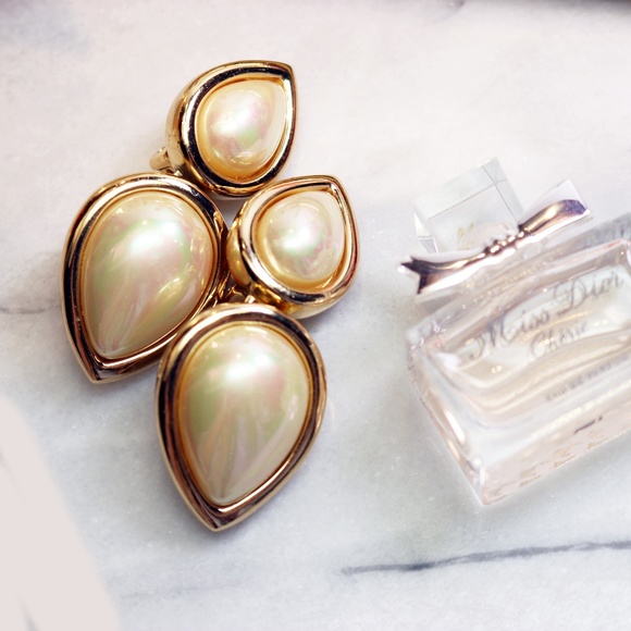 Christian Dior Pearl Cabochon Clip-On Earrings with Gold Plating *Signed* - Picture 14 of 16